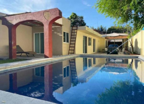 Villa con Alberca Privada En Xochitepec